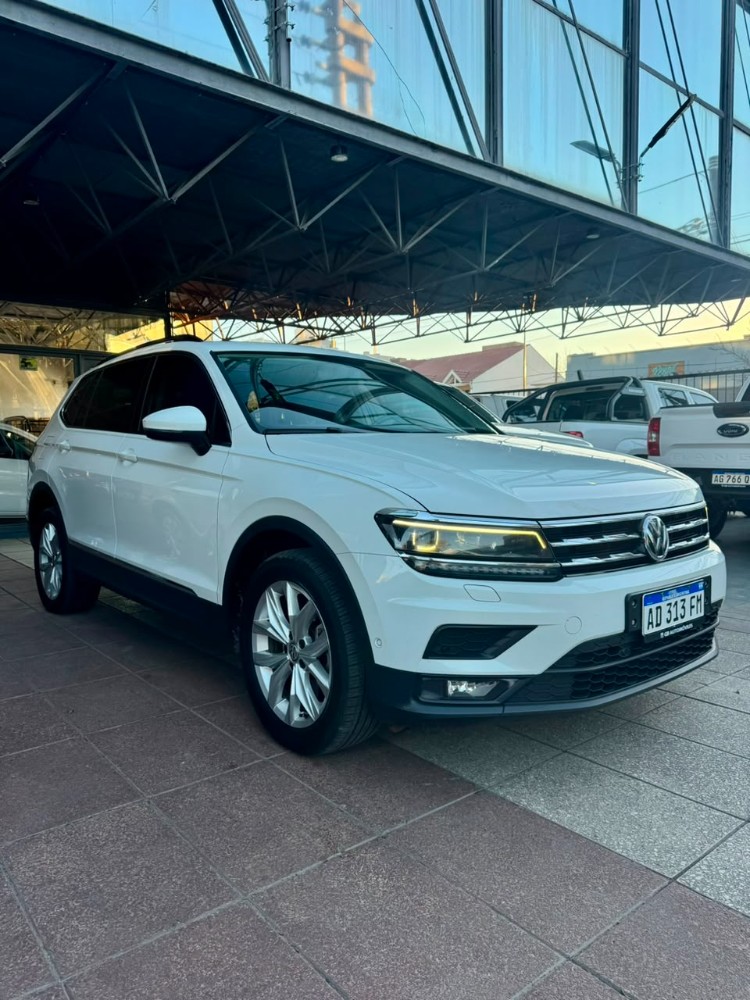 Volkswagen Tiguan COMFORTLINE 2.0 TSI MOTION 7 ASIENTOS — foto 3